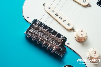 American Professional II Stratocaster - Miami Blue